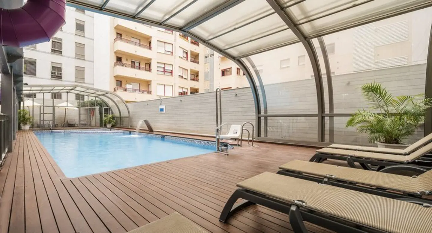 Hotel ILUNION Malaga Hallenbad