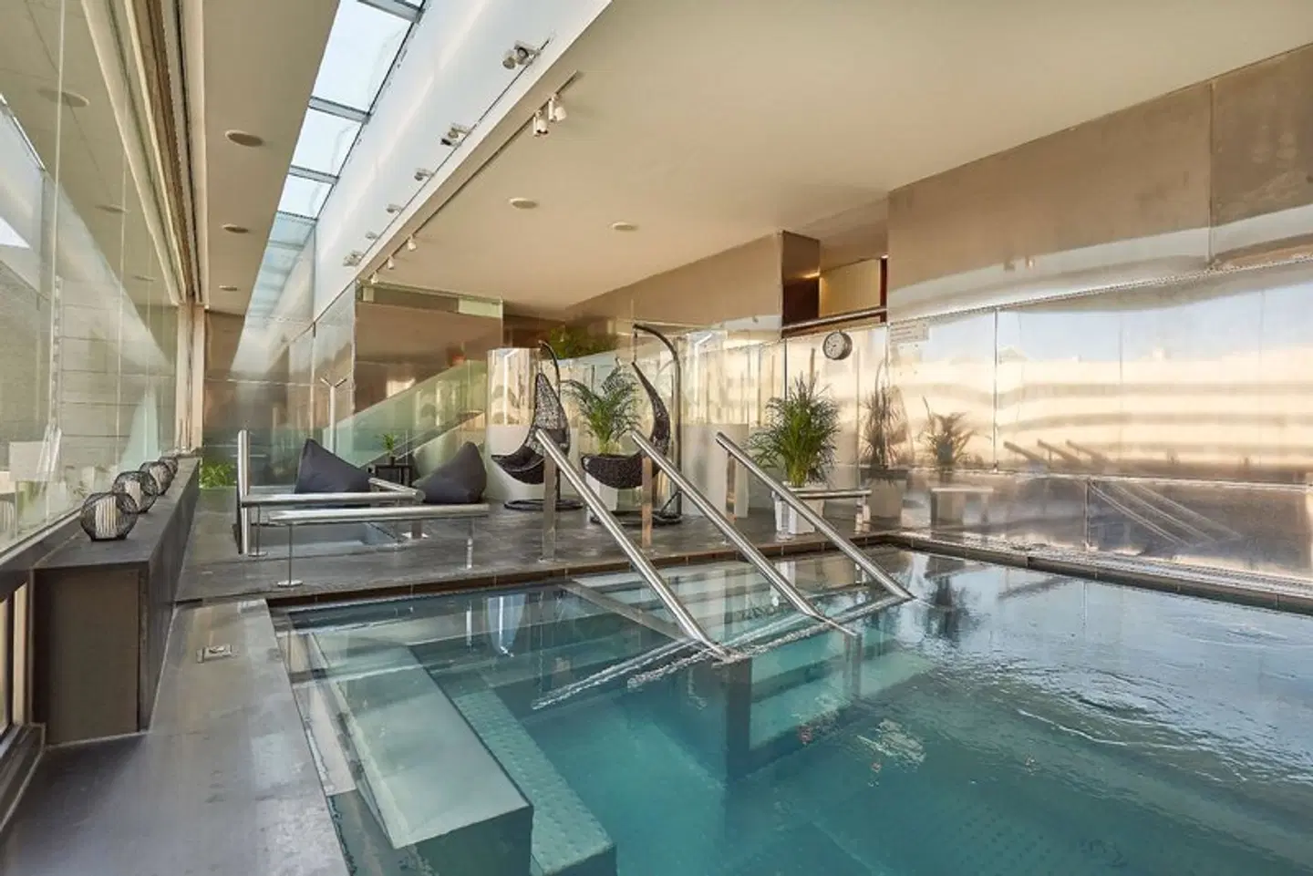 NH Collection Barcelona Constanza Hallenbad