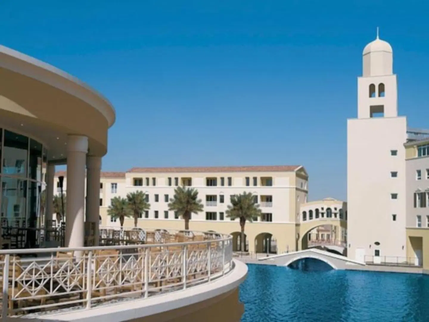 Copthorne Lakeview Executive Apartments Dubai, Green Community Terrasse