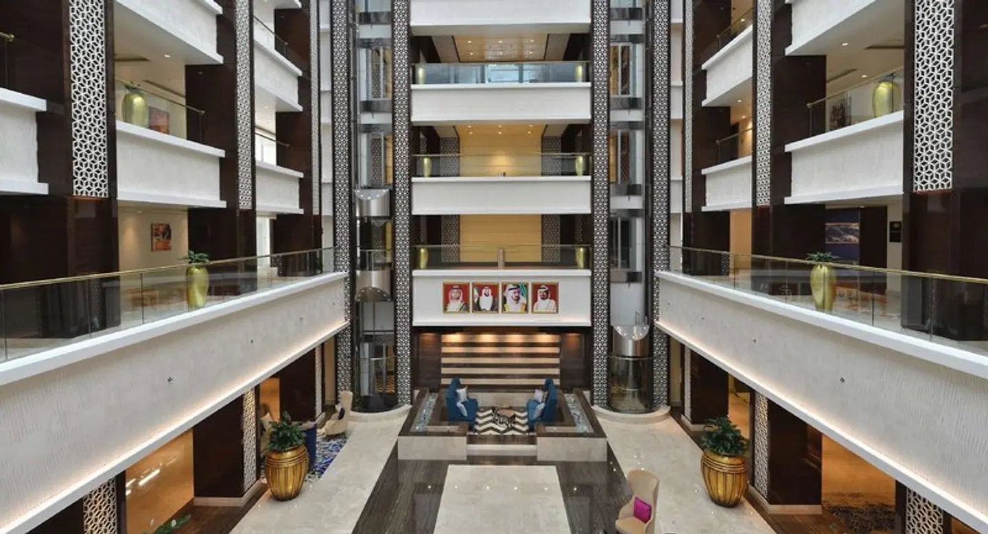 Radisson Blu Hotel Ajman EXTERIOR