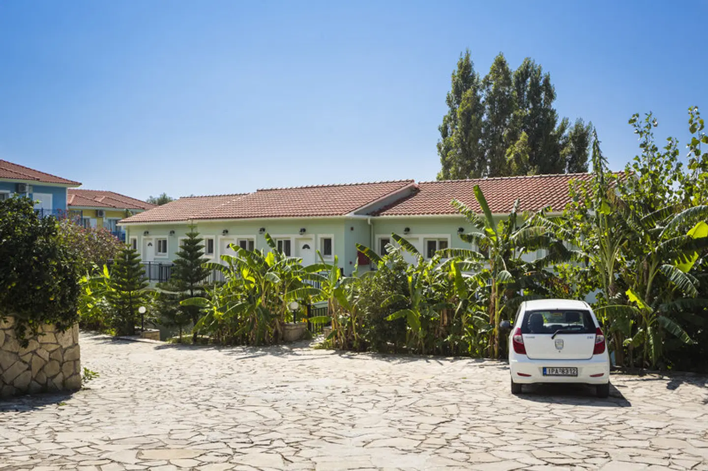 Stefanos Studios EXTERIOR