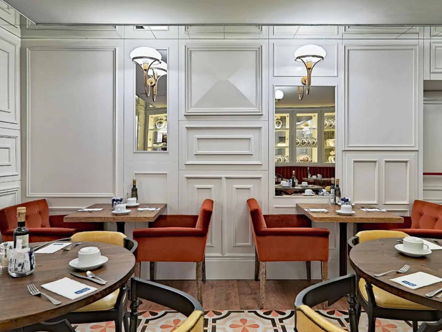 H10 Villa de la Reina Restaurant