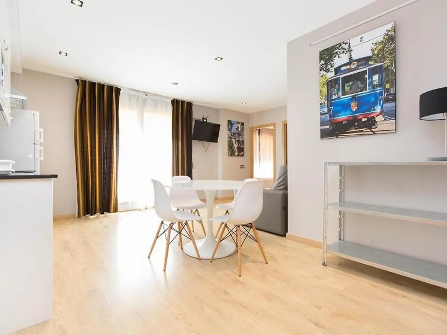 AinB Sagrada Familia Apartments ROOM_EXAMPLE