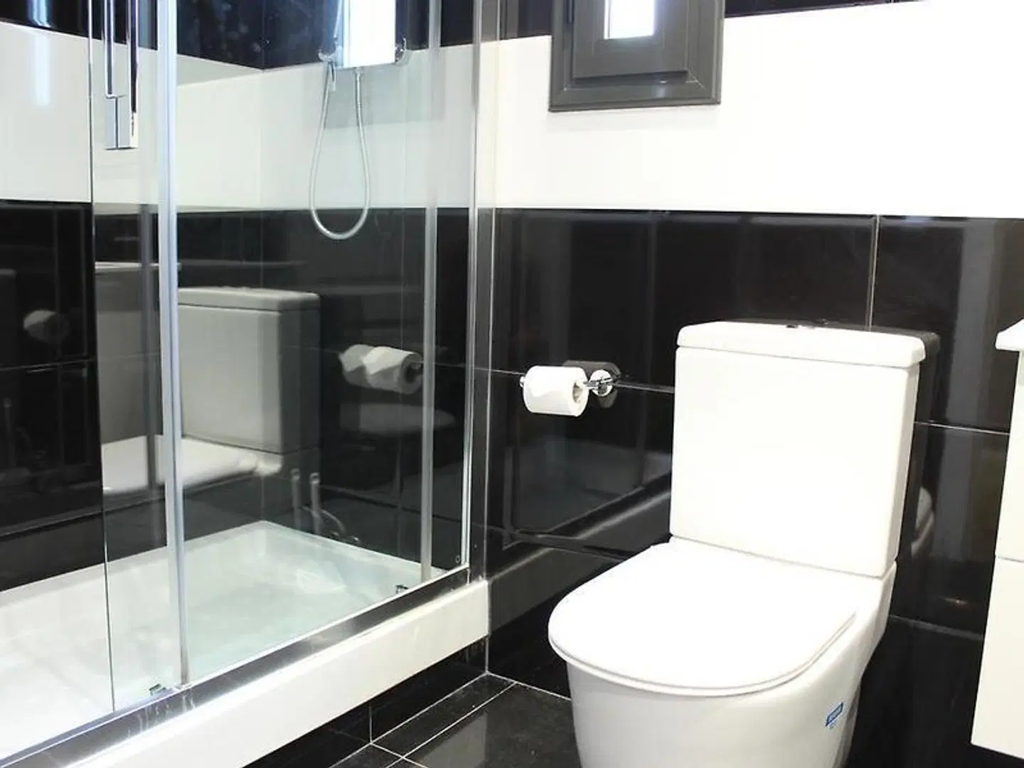 AinB Eixample-Miro Apartments Badezimmer