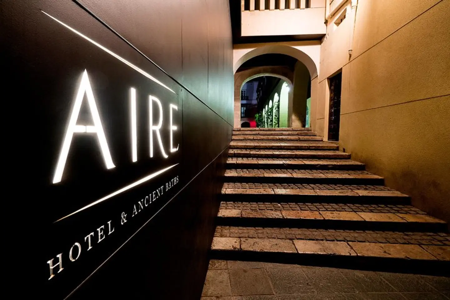 AIRE Hotel & Ancient Baths EXTERIOR