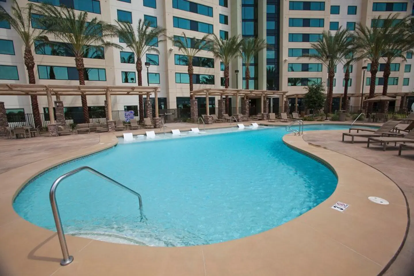 The Berkley, Las Vegas OUTDOOR_POOL