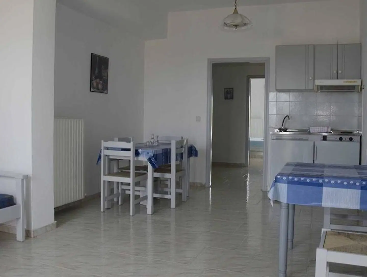 Esplanade Apartments ROOM_EXAMPLE