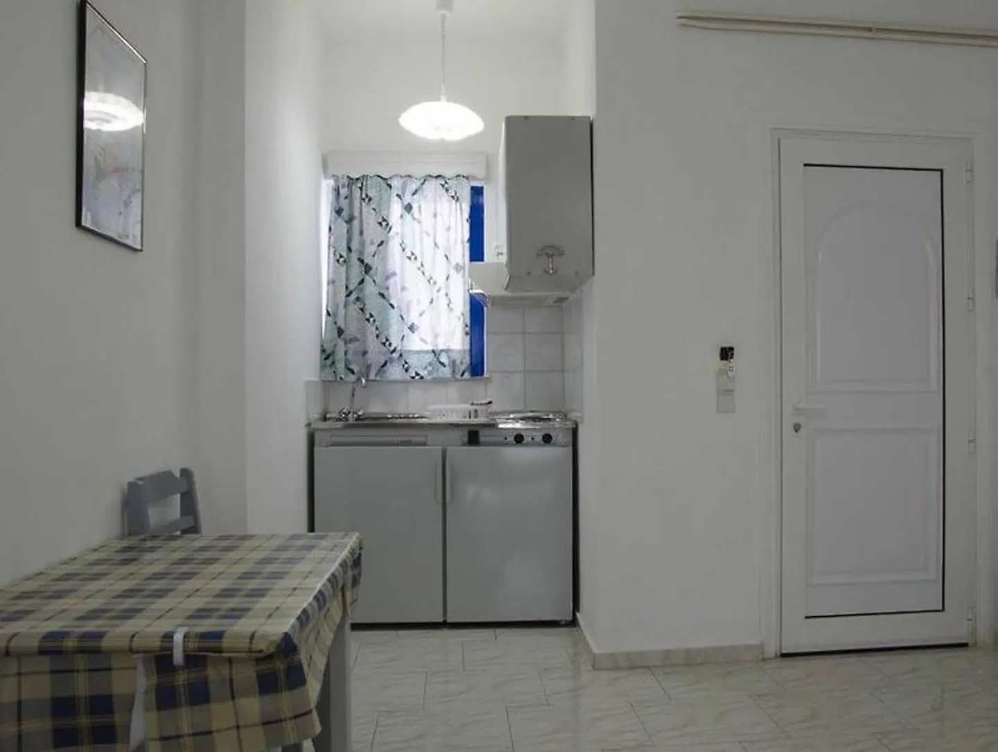 Esplanade Apartments ROOM_EXAMPLE
