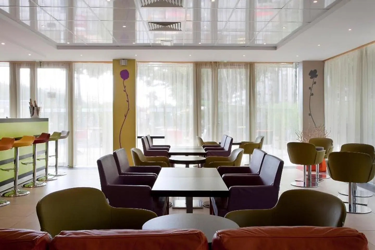 Holiday Inn Express Paris-Canal De La Villette LOUNGE_LOBBY