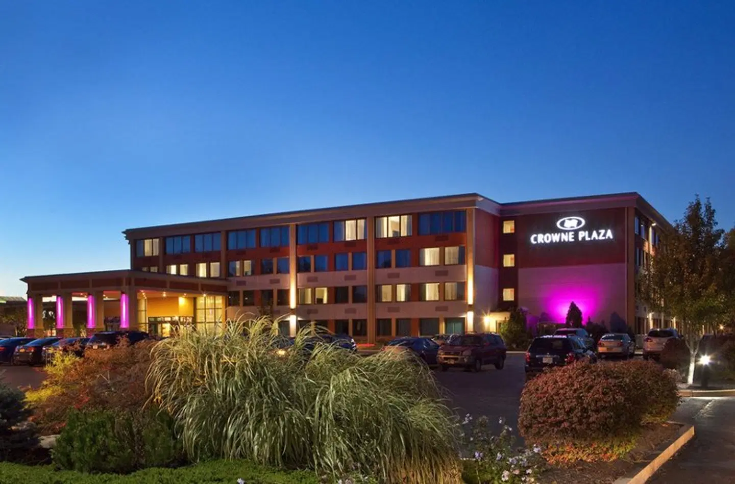 Crowne Plaza Boston - Woburn by IHG EXTERIOR