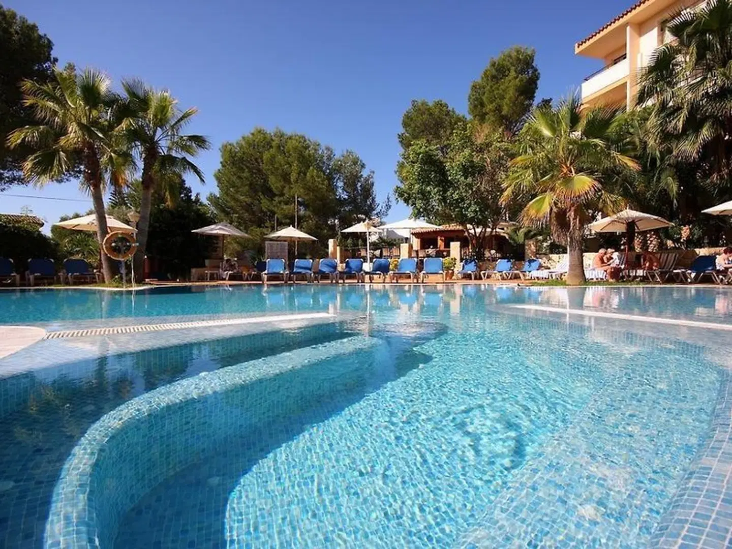 Valentin Reina Paguera OUTDOOR_POOL