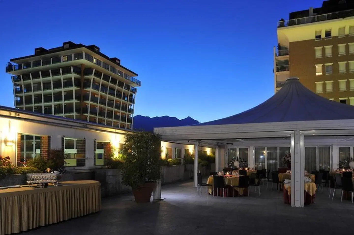 Agora' Palace Hotel EXTERIOR