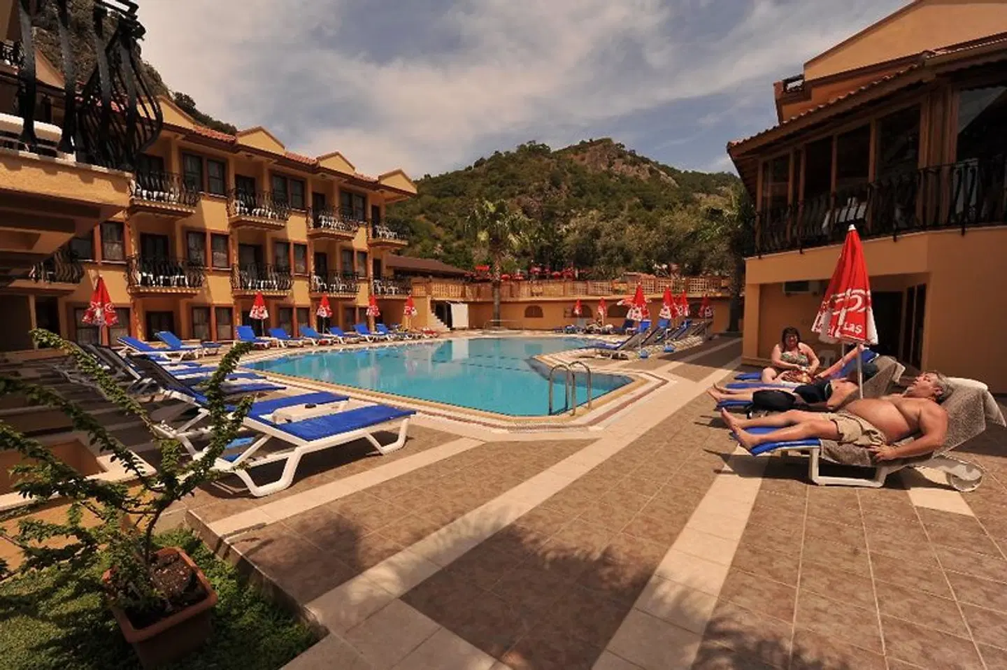 Belcehan Beach OUTDOOR_POOL