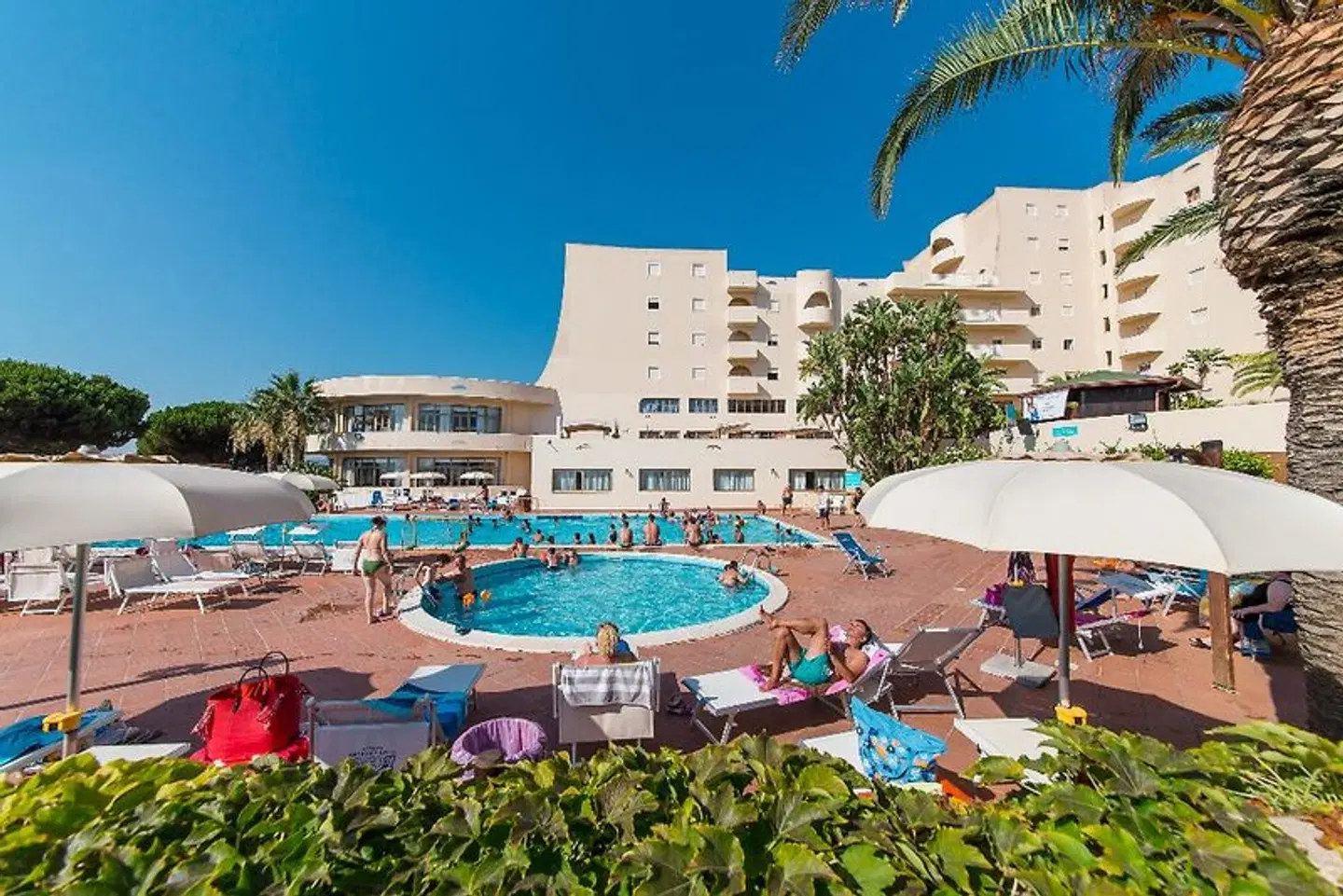 Paradise Beach Resort OUTDOOR_POOL