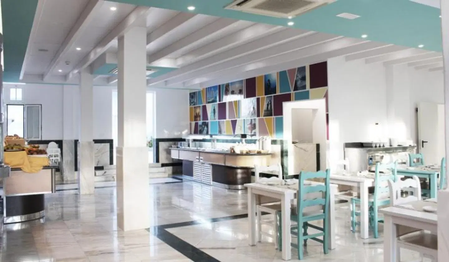 Corralejo Surfing Colors Apartamentos Restaurant