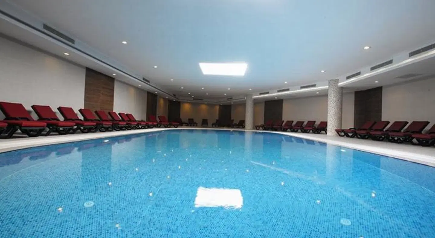 Özkaymak Select Resort Hotel Hallenbad