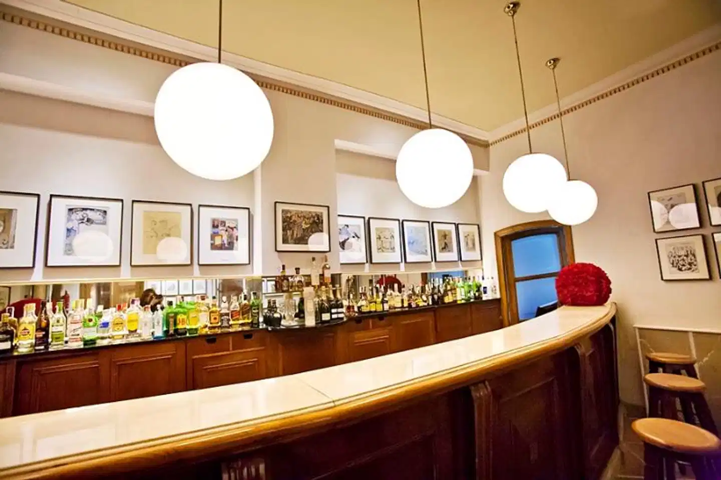 Astoria Bar