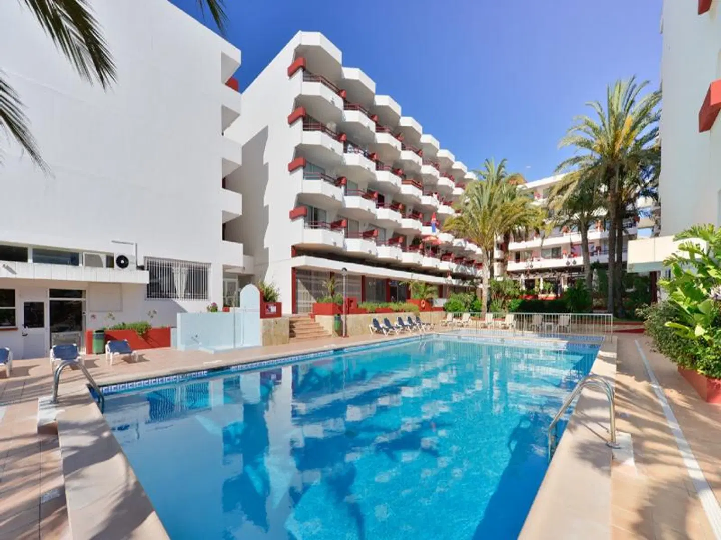 Lido OUTDOOR_POOL