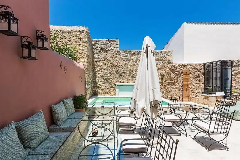 Phaedra Suites – Hotelfoto