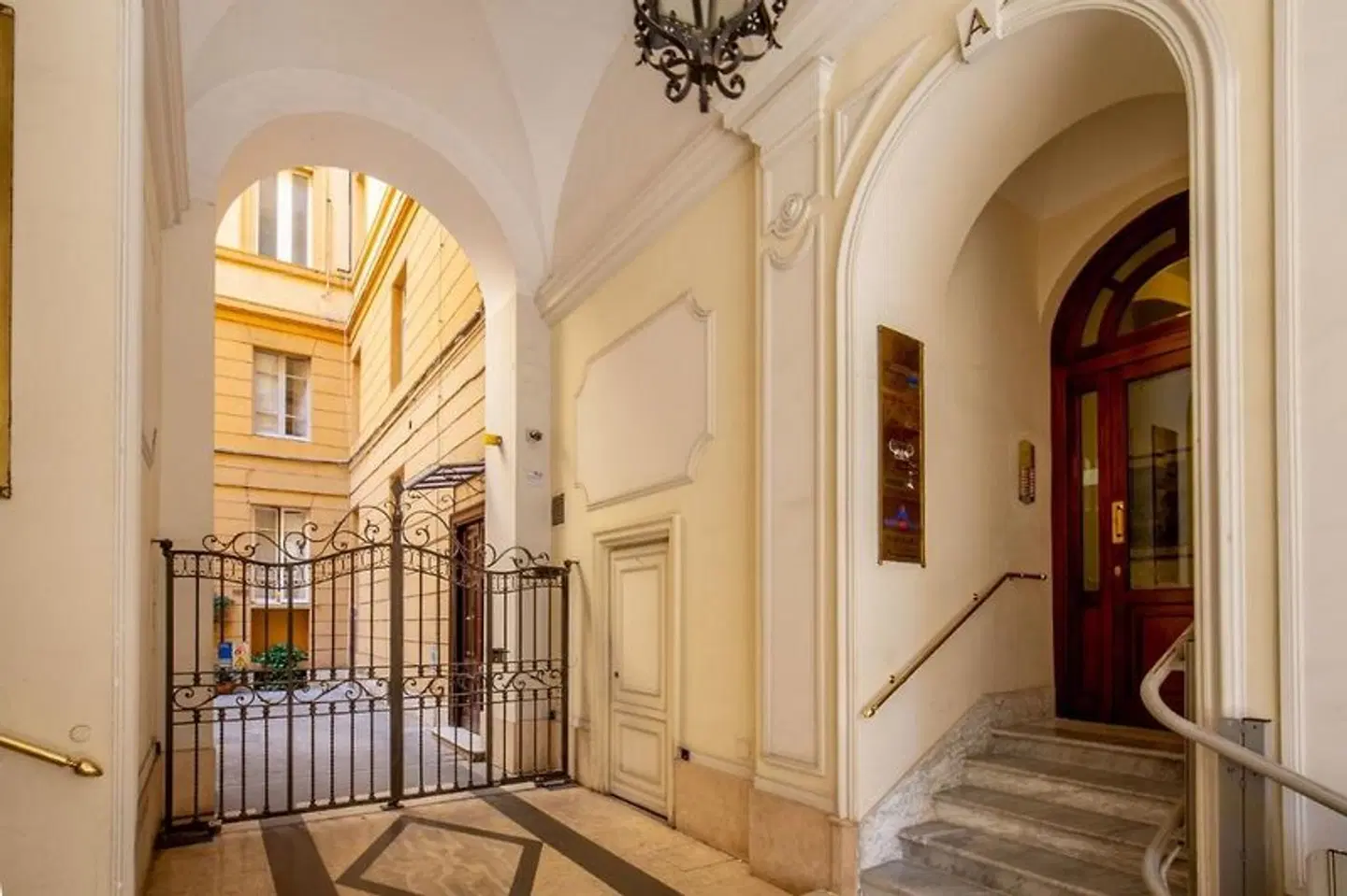 Courtyard Rome Suite LOUNGE_LOBBY