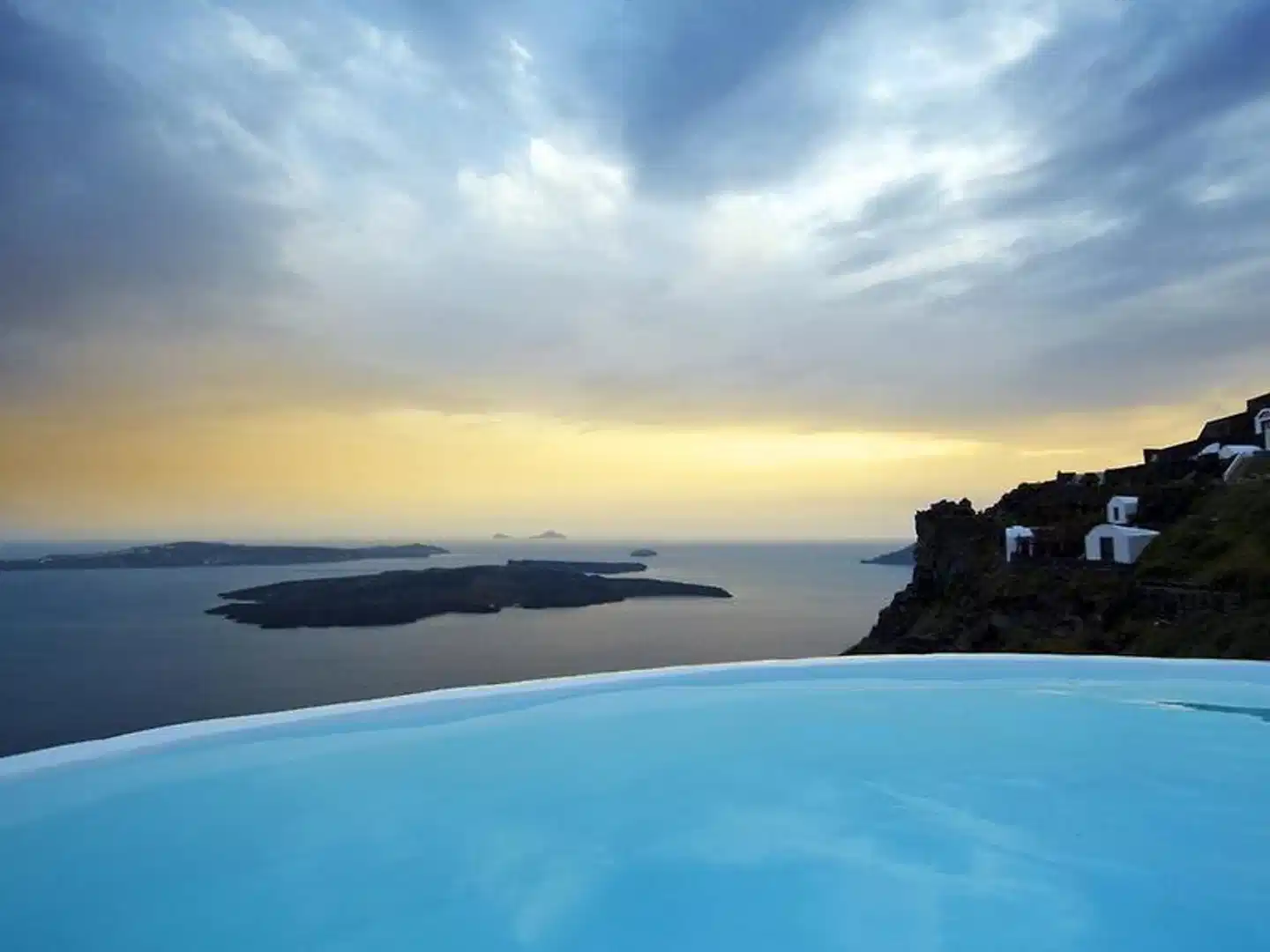 Aqua Luxury Suites Santorini Pool