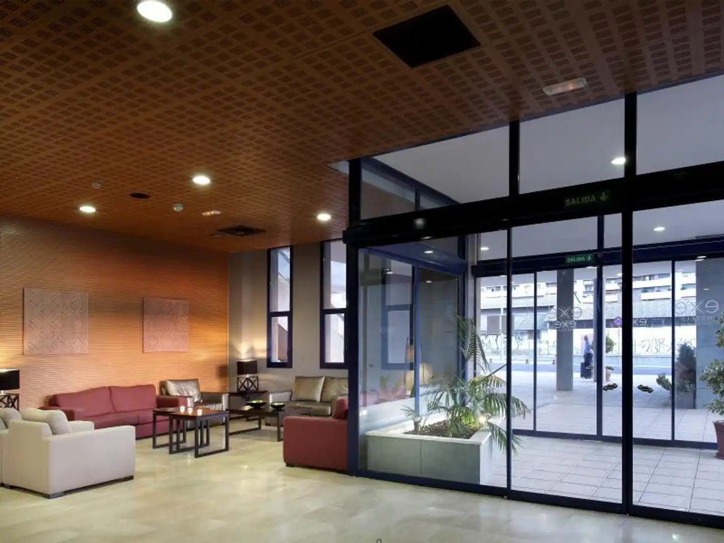 Exe Sevilla Palmera Lobby