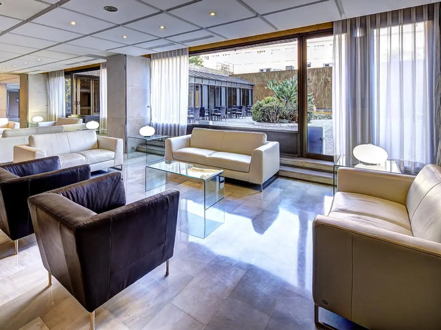 Melia Lebreros LOUNGE_LOBBY