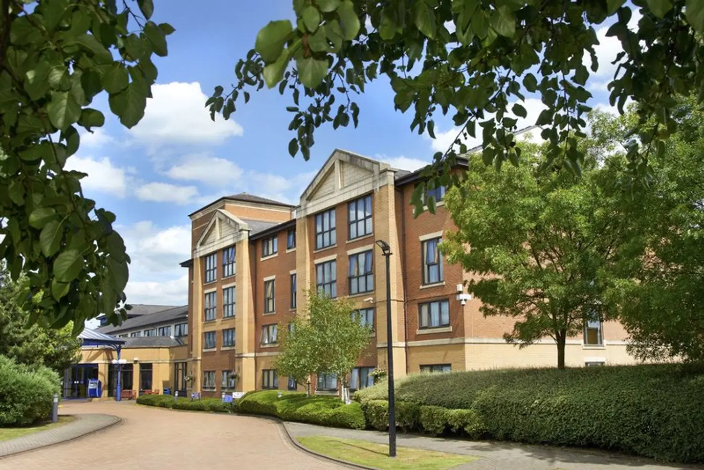 DoubleTree by Hilton Hotel Coventry EXTERIOR