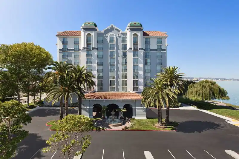 Embassy Suites by Hilton San Francisco Airport - Waterfront – Hotelfoto