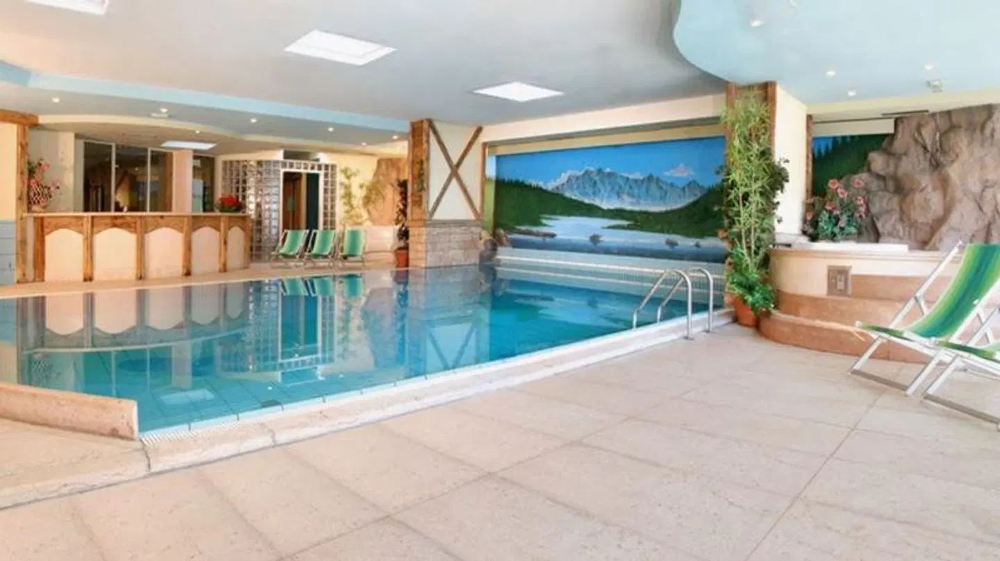 Sport Hotel & Club Il Caminetto Hallenbad