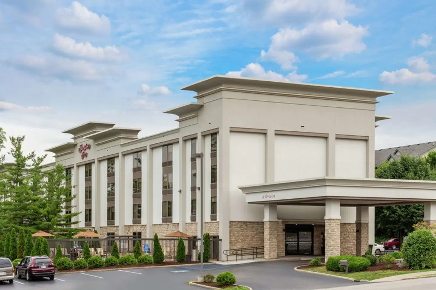 Hampton Inn Bloomington EXTERIOR