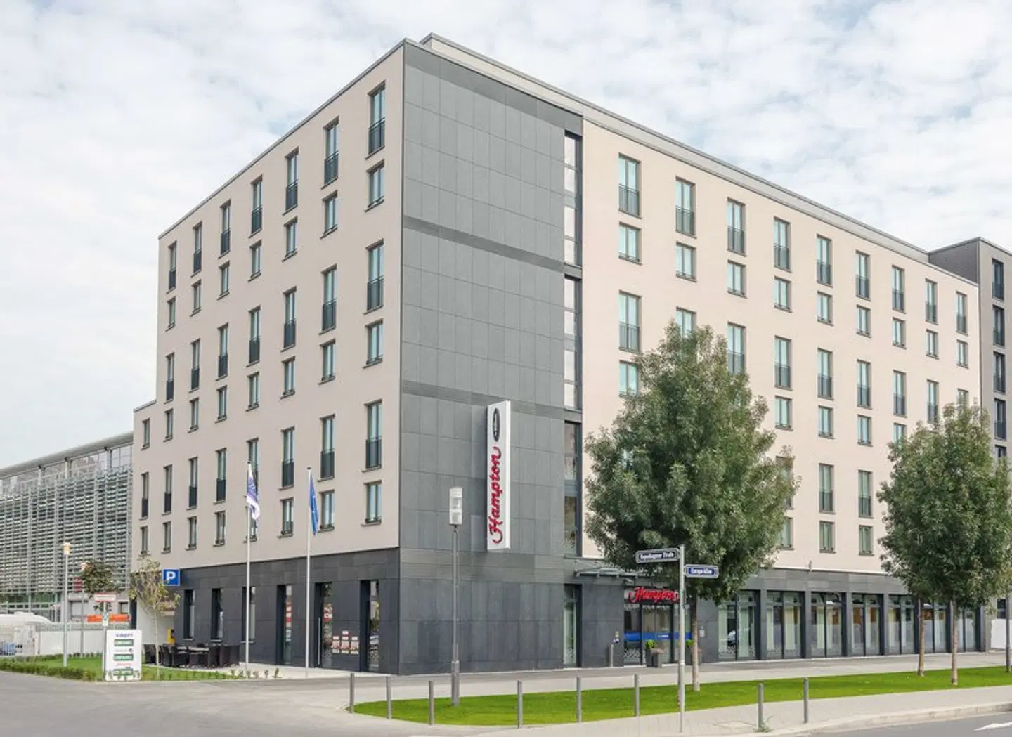 Hampton by Hilton Frankfurt City Centre Messe EXTERIOR