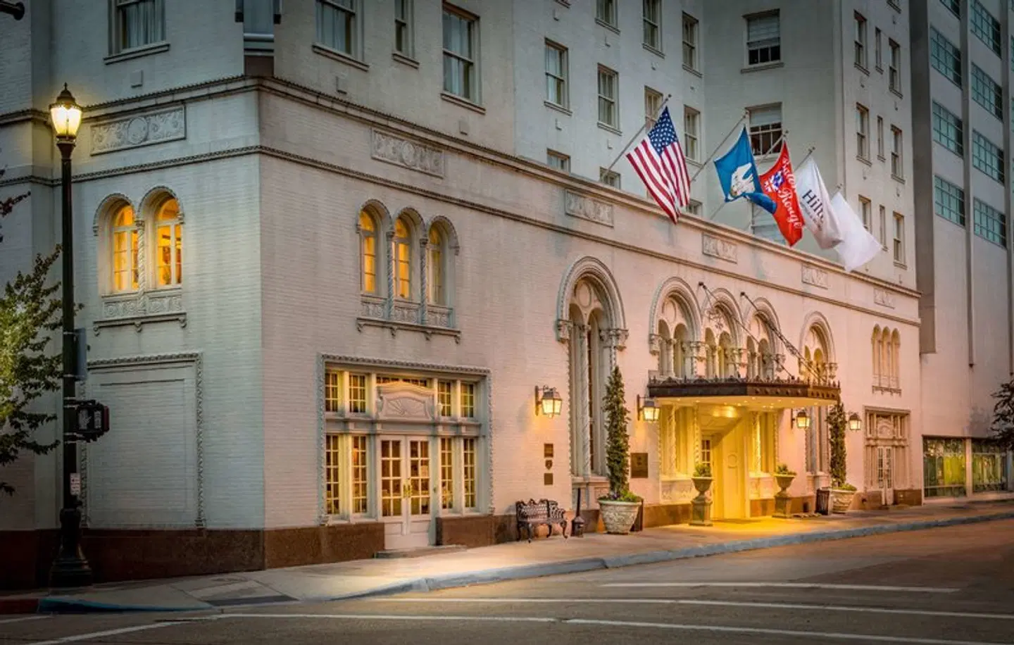 Hilton Baton Rouge Capitol Center EXTERIOR