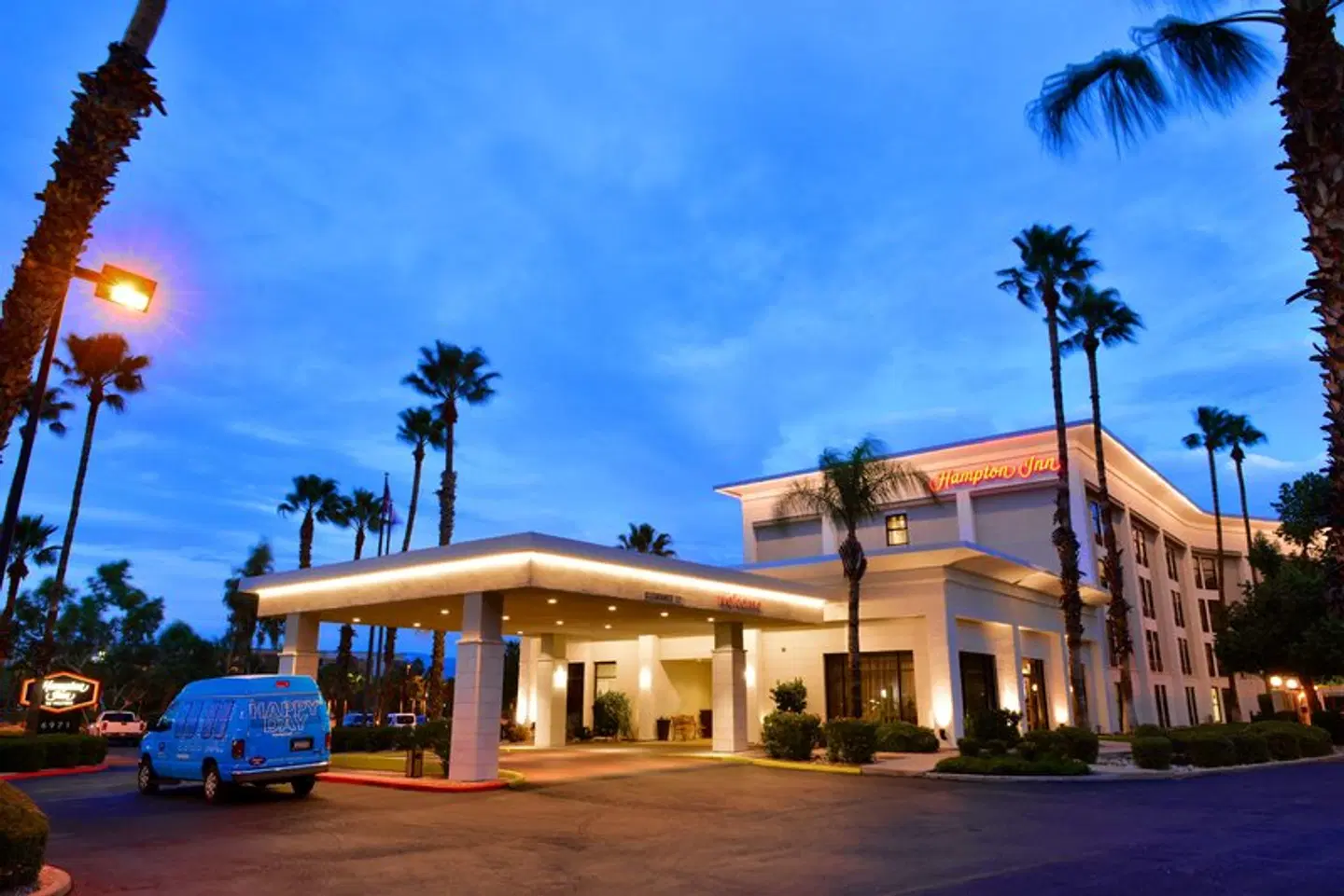 Hampton Inn Tucson-Airport EXTERIOR
