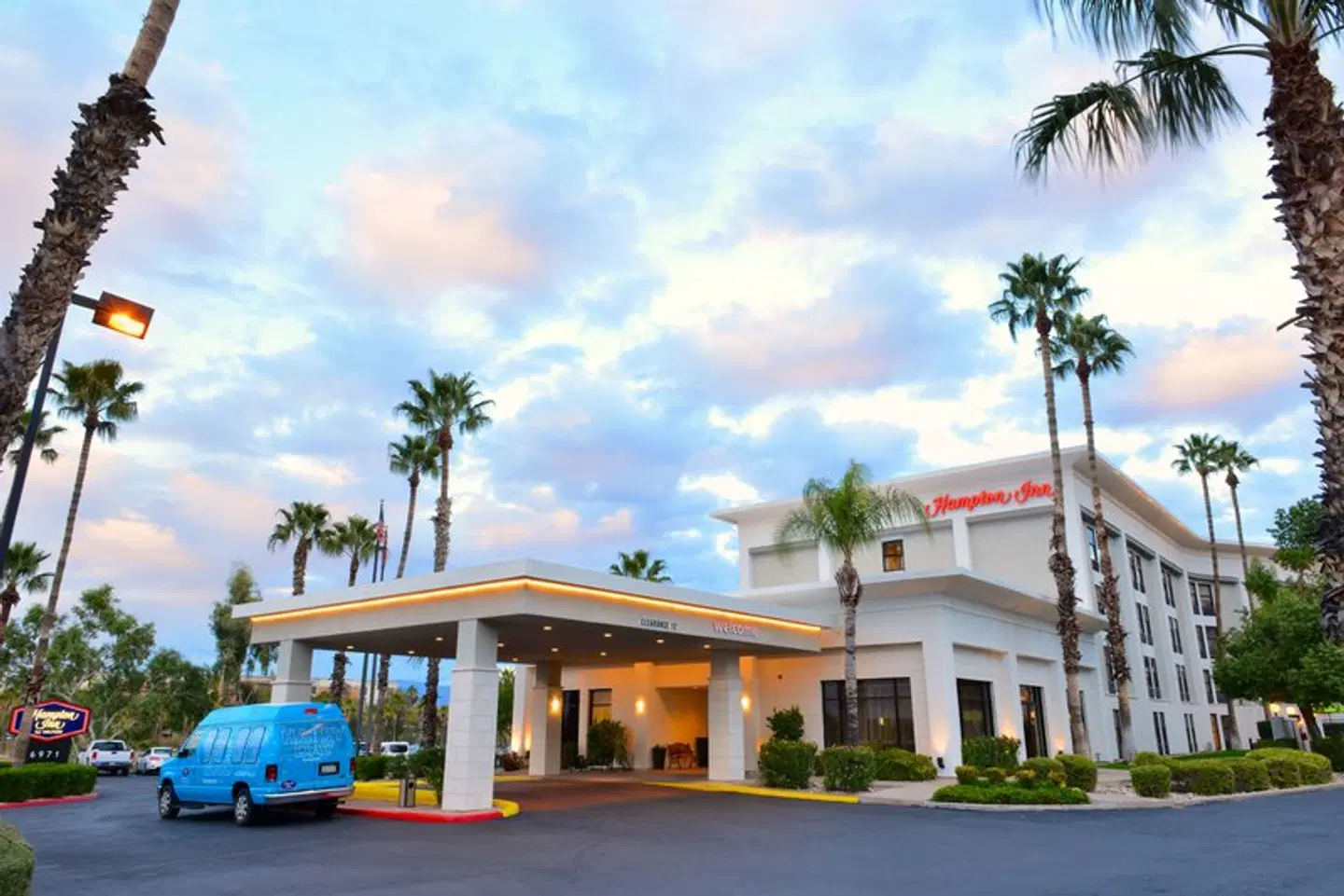 Hampton Inn Tucson-Airport EXTERIOR