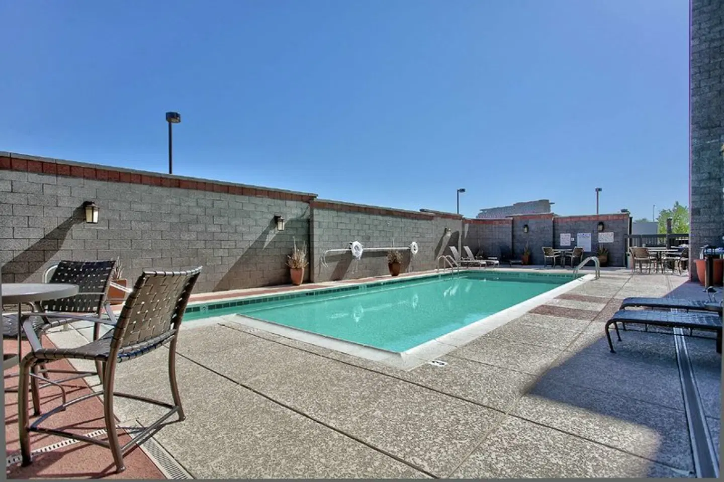 Hampton Inn & Suites Scottsdale/Riverwalk OUTDOOR_POOL