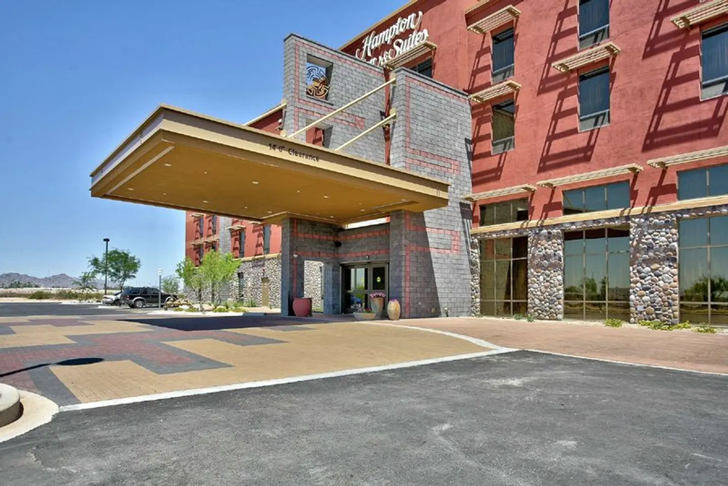 Hampton Inn & Suites Scottsdale/Riverwalk EXTERIOR
