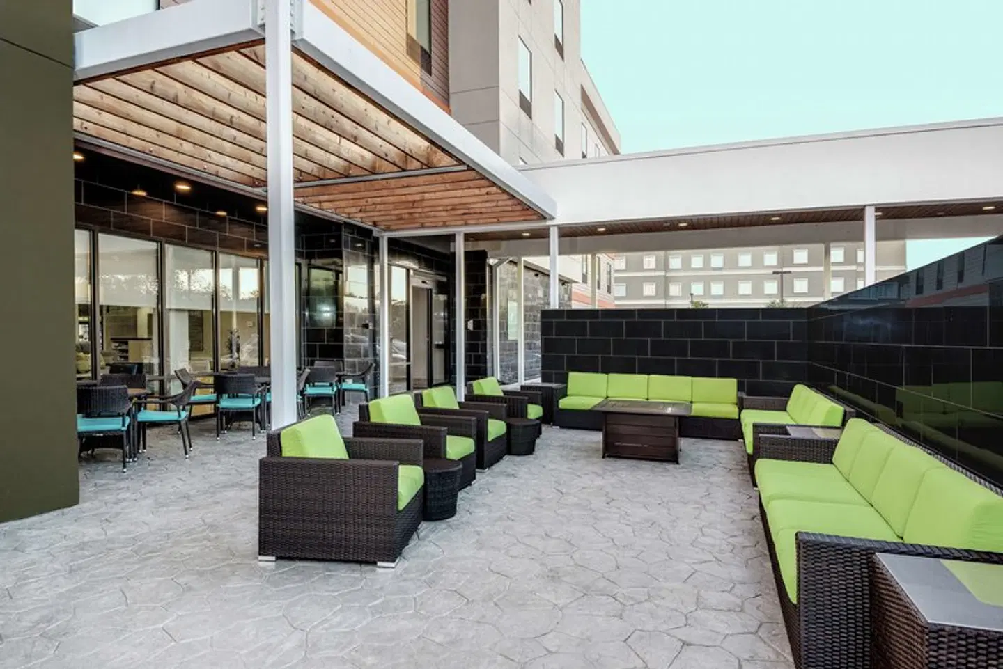 Home2 Suites by Hilton Austin Airport Terrasse