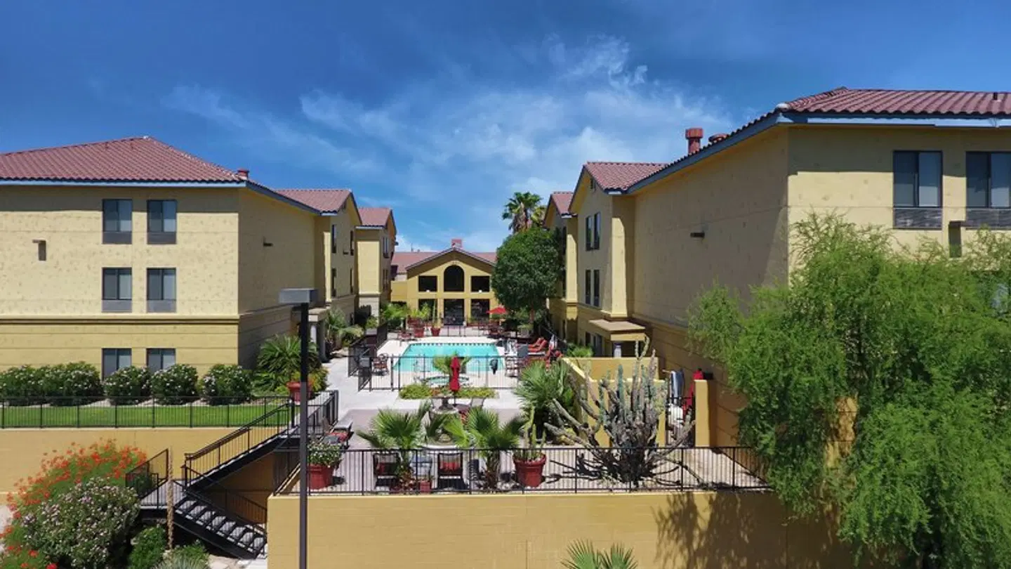 Hampton Inn & Suites Tucson-Mall EXTERIOR