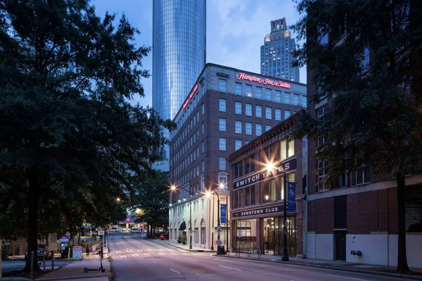 Hampton Inn & Suites Atlanta-Downtown EXTERIOR