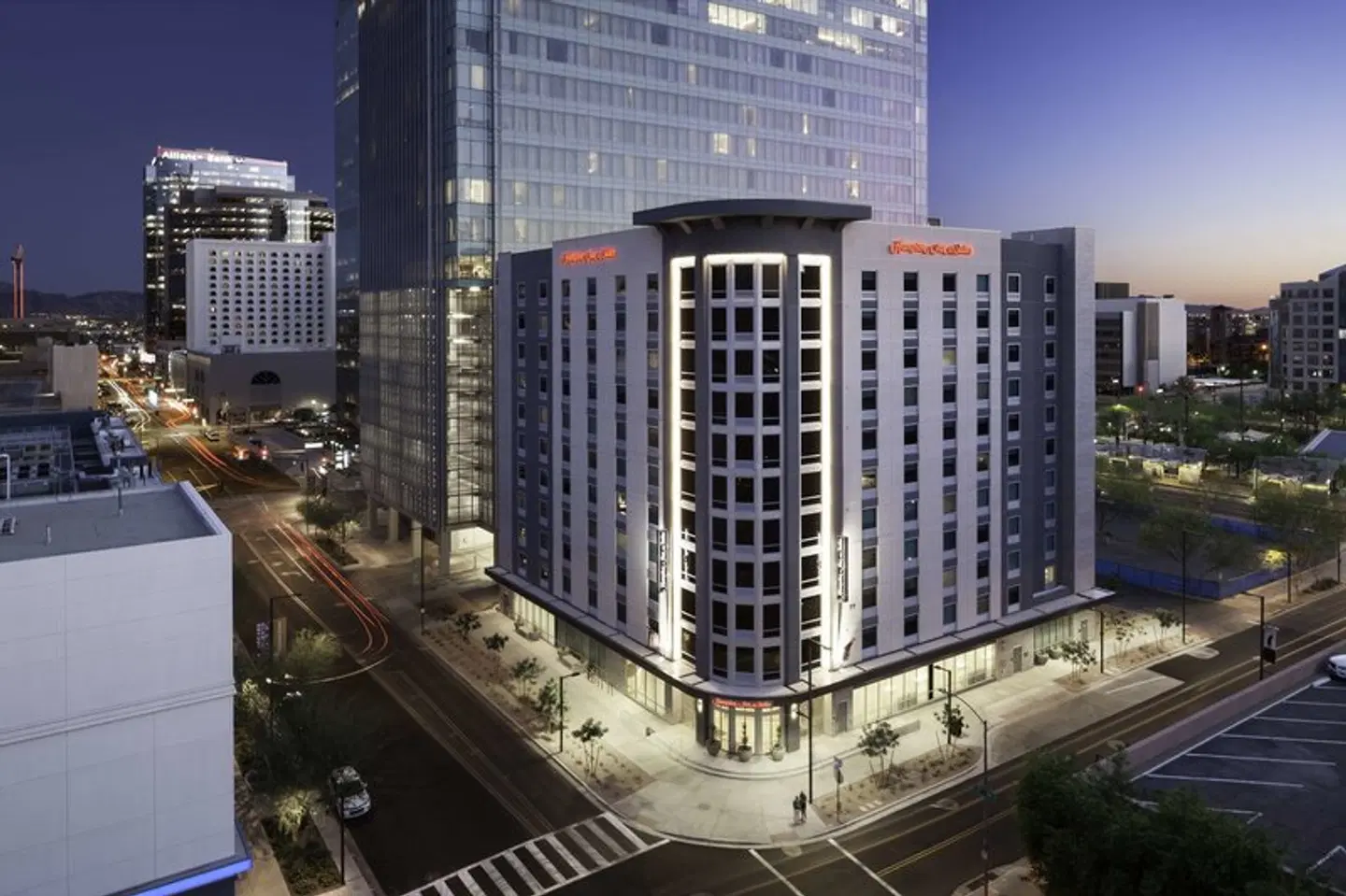 Hampton Inn & Suites Phoenix Downtown EXTERIOR
