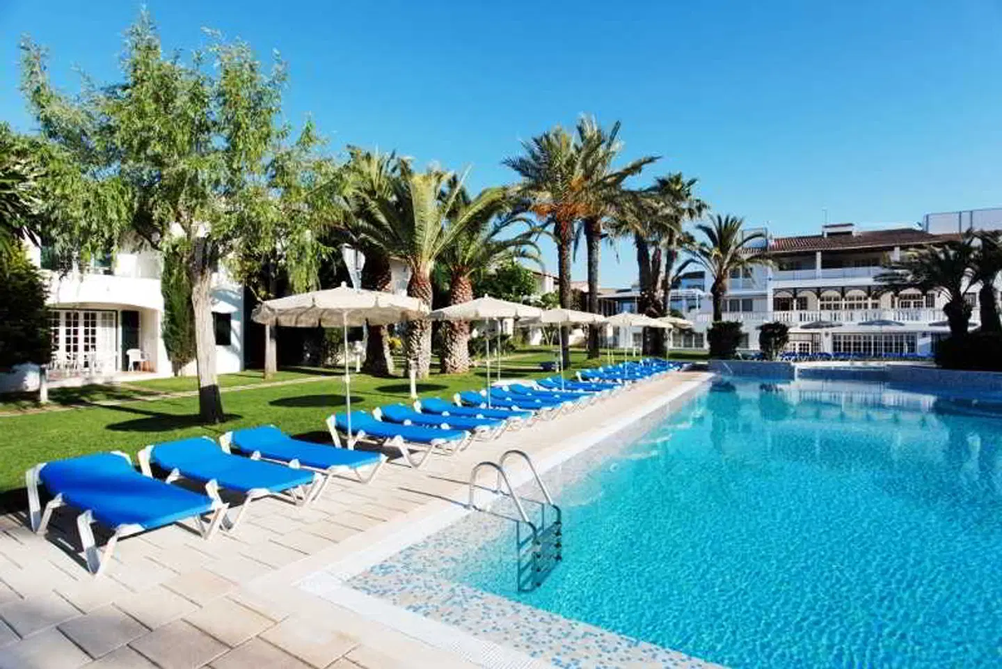 Grupotel Club Menorca OUTDOOR_POOL