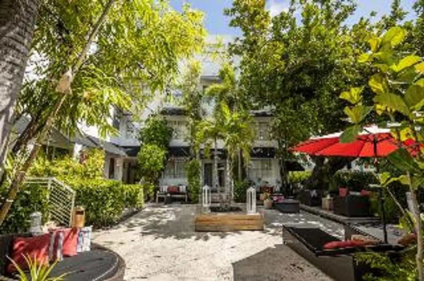 Metropole Suites South Beach Garten