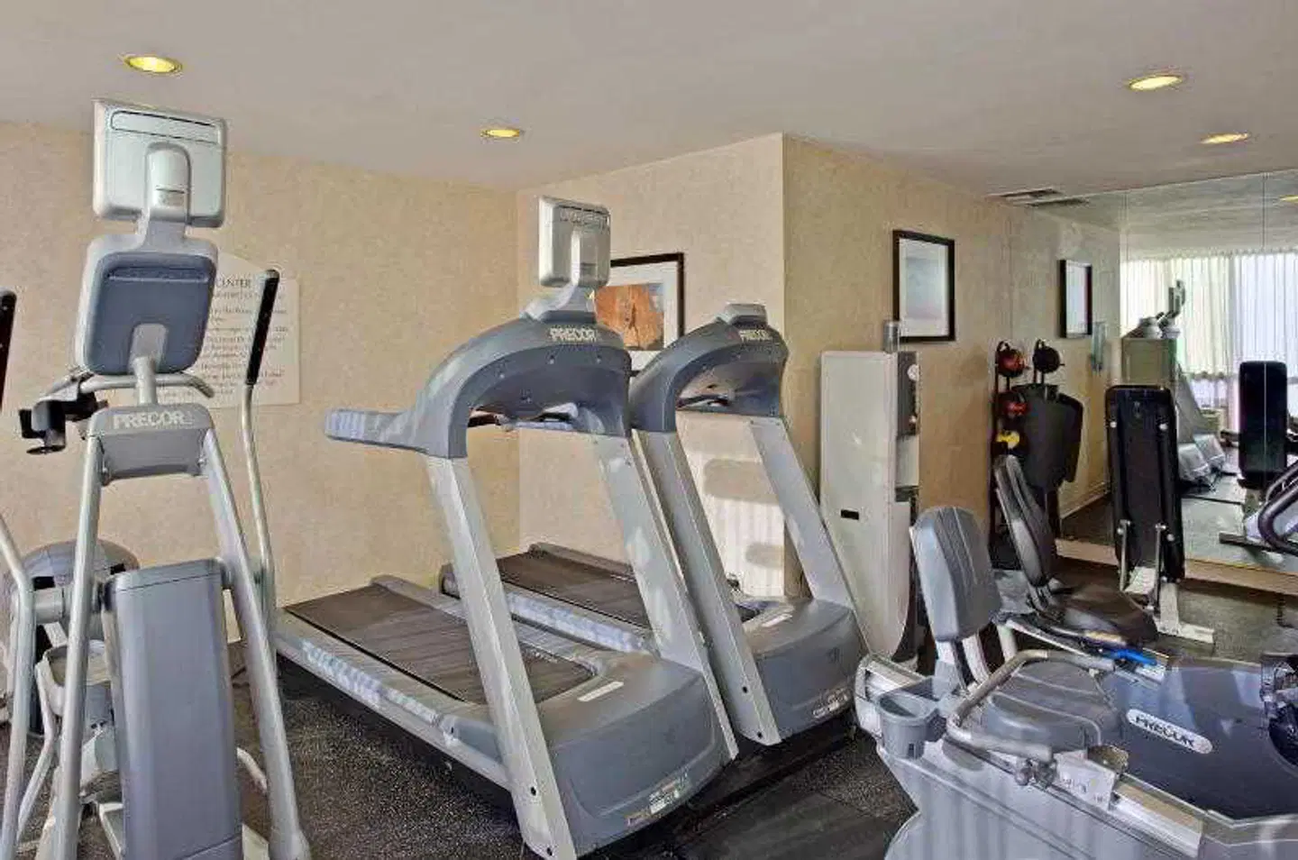 Beverly Hills Marriott SPORTS_AND_LEISURE