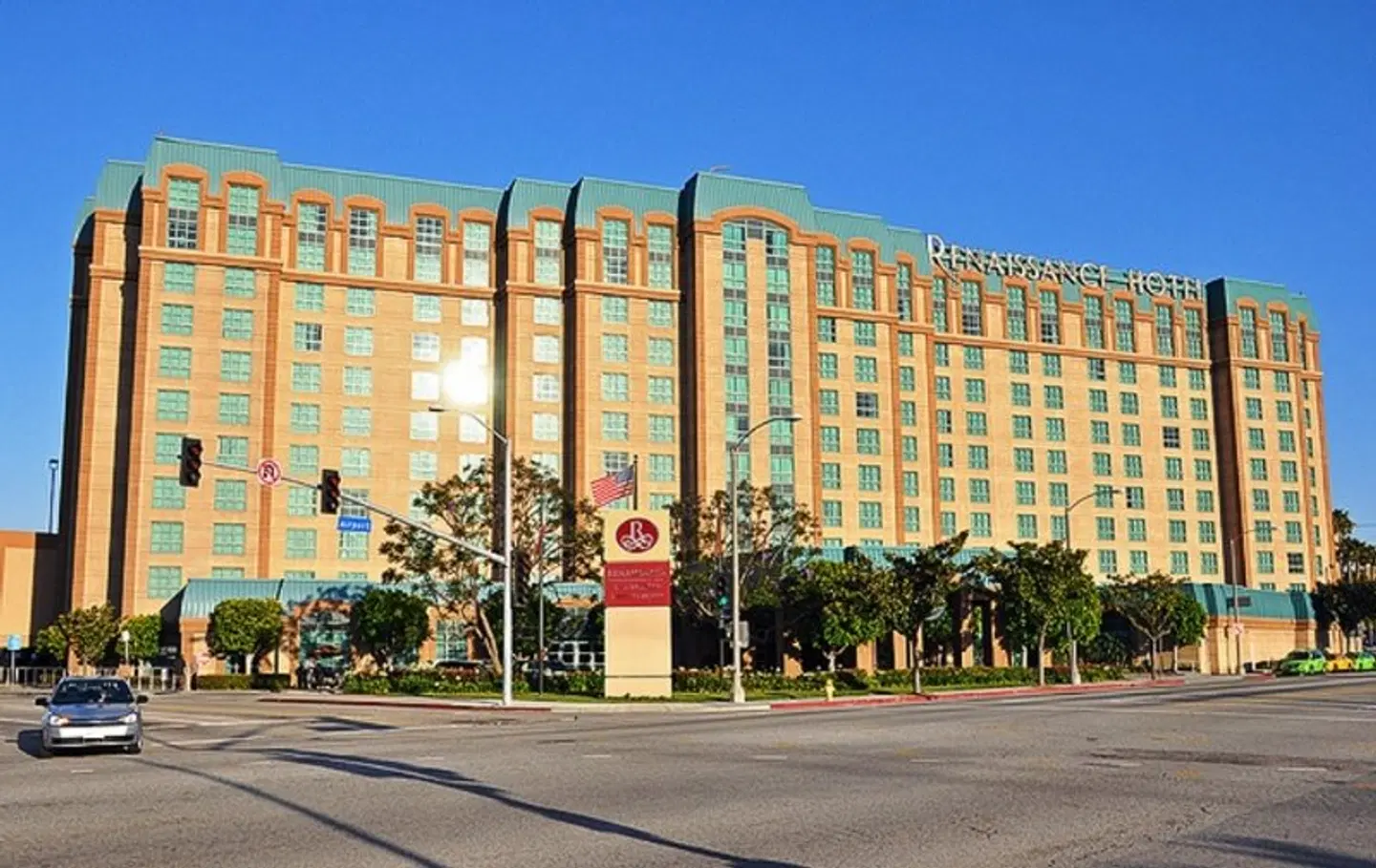 Renaissance Los Angeles Airport Hotel EXTERIOR