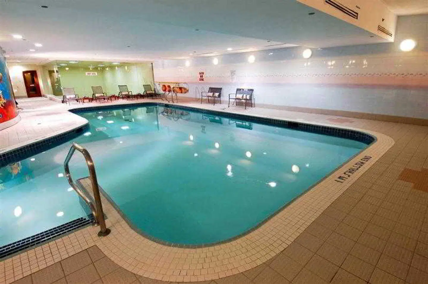 Delta Hotels by Marriott Toronto Mississauga Hallenbad