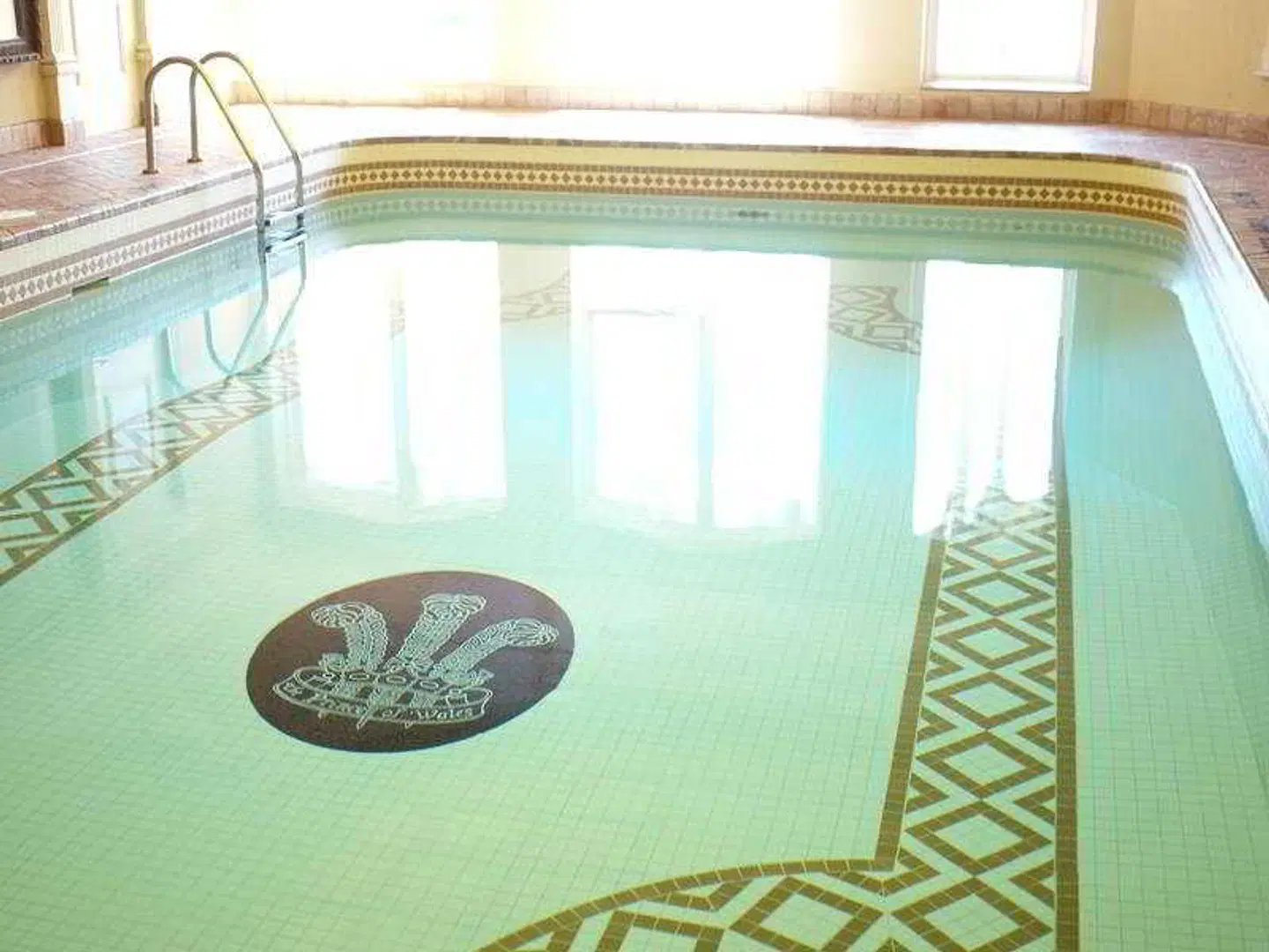 Prince of Wales OUTDOOR_POOL