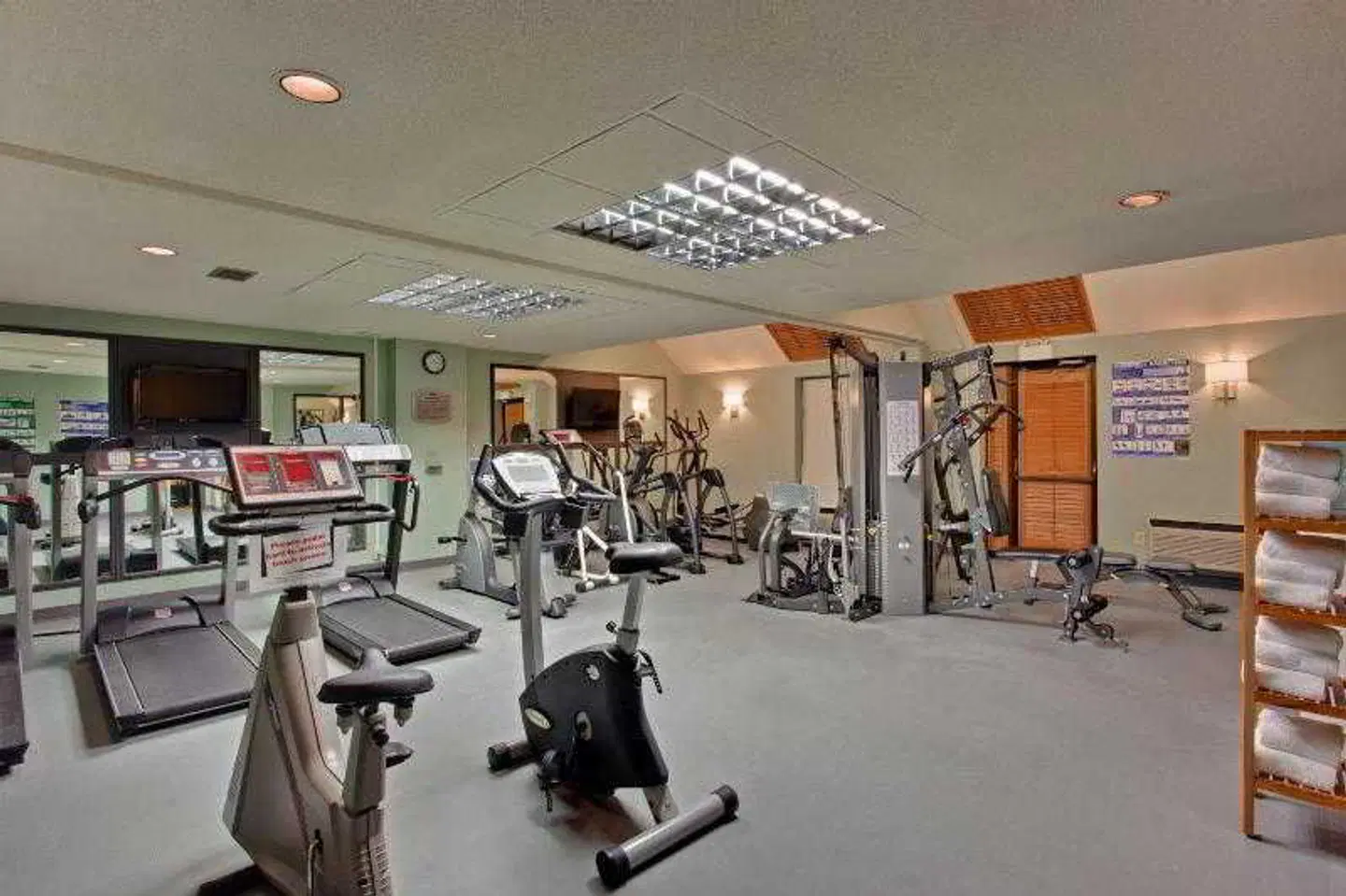 Crowne Plaza Toronto Airport SPORTS_AND_LEISURE