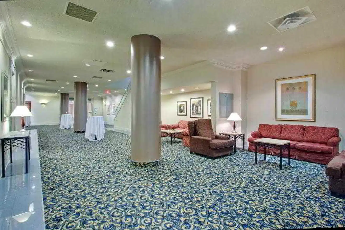 Crowne Plaza Toronto Airport Lobby