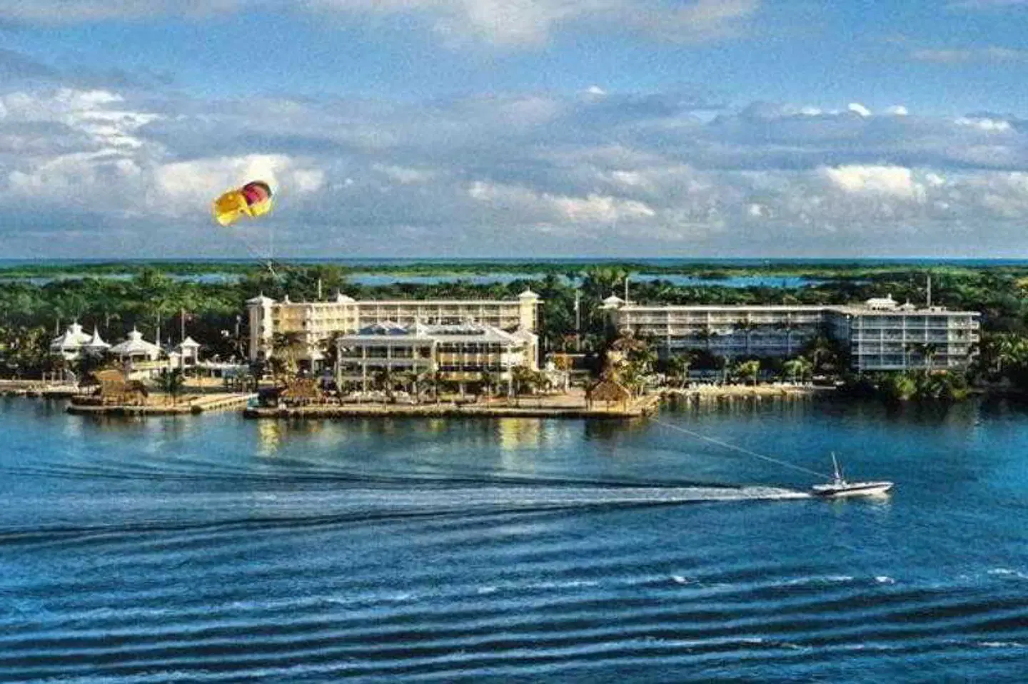 Reefhouse Resort & Marina EXTERIOR